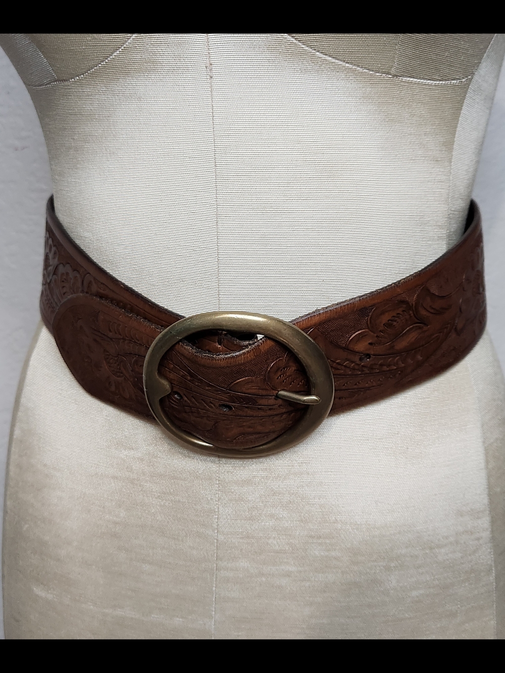 VTG Ralph Lauren Brown Tooled Leather Belt with Round Brass Buckle